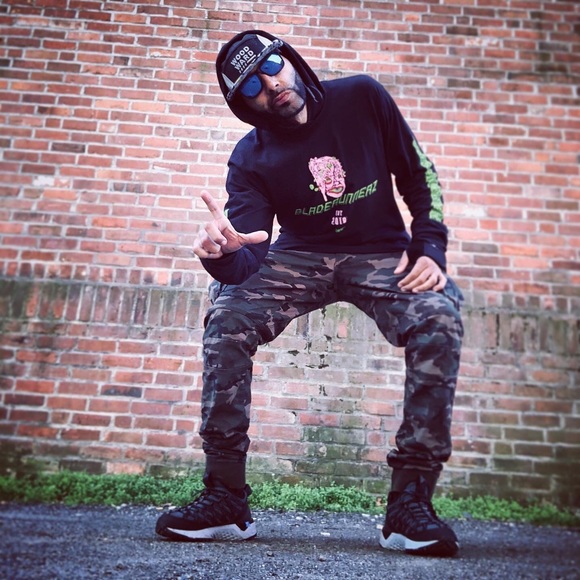 Meet your Posher, William - Picture 1 of 2